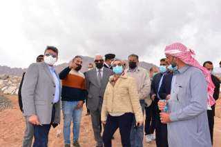 وزيرة البيئة ومحافظ جنوب سيناء يتفقدان منظومة المعالجة والتخلص الحالية بمصنع فرز المخلفات بشرم الشيخ