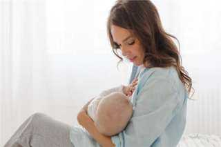 دراسة: الرضاعة الطبيعية تحمي الجنين من كورونا