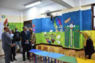 محافظ أسوان يستهل إفتتاح المشروعات بمناسبة العيد القومى بإفتتاح مدرسة المنار الرسمية للغات