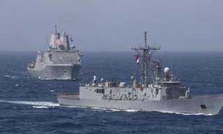 القوات البحرية المصرية والفرنسية تنفذان تدريباً بحرياً عابراً في البحر الأحمر