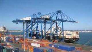 ميناء دمياط يستقبل سفينة ضخمة محملة بشحنة من نترات الأمونيا