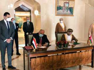 وزيرا خارجية مصر وسلطنة عُمان يوقعان عدد 6 مذكرات تفاهم وبرامج تنفيذية للتعاون بين البلديّن