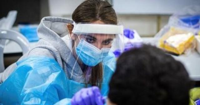 الإمارات تسجل 2504 إصابات جديدة بفيروس كورونا 