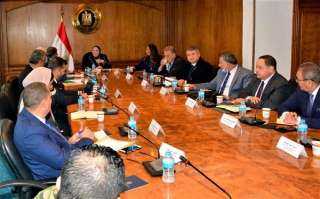 وزيرة التجارة والصناعة تترأس الاجتماع الاول للجنة دعم صناعة السجاد المصري