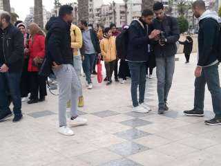 ساحة الشهداء تشهد إقبالا كبيرا من مواطني بورسعيد وزائريها
