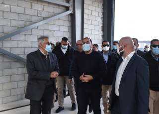 رئيس الوزراء يواصل جولته بمدينة العلمين الجديدة بتفقد المنطقة الصناعية ومحطة المعالجة الثلاثية للصرف الصحى