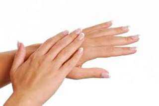 كيف تُؤثر تشققات جلد اليدين على جهاز المناعة؟