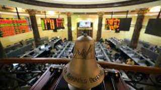 ترتجع مؤشرات البورصة المصرية بمنتصف تعاملات اليوم