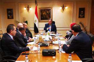 وزير قطاع الأعمال العام يجتمع بمجلس الإدارة الجديد لشركة مصر لتجارة وحليج الأقطان