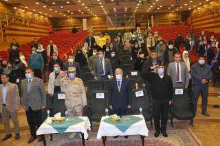 محافظ المنيا يشهد احتفال جمعية المحاربين القدماء وضحايا الحرب بيوم الشهيد لتكريم أسر الشهداء والمصابين