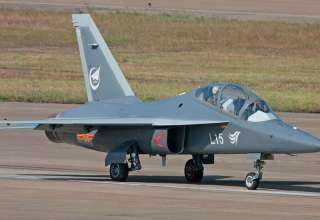 وزارة الدفاع الإماراتية تعلن رغبتها شراء 12 طائرة صينية من طراز L15