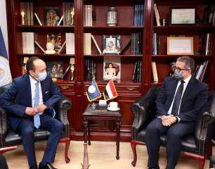 وزير السياحة والآثار يلتقي بالمدير الجديد للمكتب الإقليمي لليونسكو للعلوم في الدول العربية