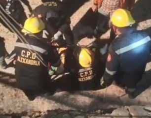 الحماية المدنية بالإسكندرية.. تنجح فى إنقاذ فتاة سقطت من أعلى أحد الأسوار ونقلها إلى المستشفى