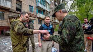 دونيتسك: استسلام 104 عسكريين أوكرانيين