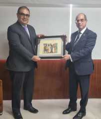 السفير المصري في البيرو يلتقي بالرئيس الجديد لاتحاد الإذاعة والتلفزيون البيروفي