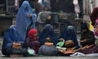 طالبان تمنع نساء افغانيات من السفر الجوي بدون محرم رجل