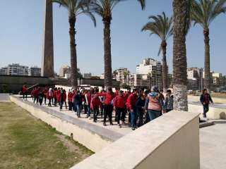 ساحة الشهداء تستقبل الزوار وطلاب المدارس لالتقاط الصور التذكارية مع حمام السلام