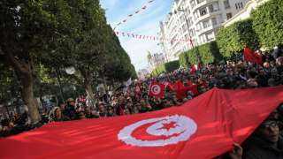 وزير الاقتصاد التونسي يعلن التوجه نحو رفع أسعار المحروقات
