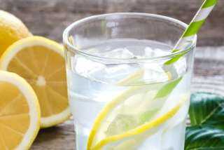 ما هي فوائد الماء والليمون؟