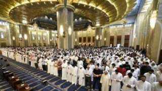 السعودية.. قرار بمنع نقل الصلوات عبر البث المباشر في المساجد