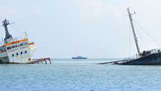 تونس: وضع حواجز لتطويق مكان غرق السفينة ”كسيلو” للحد من انتشار المحروقات