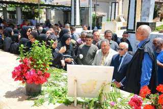 محافظ بورسعيد يتقدم صفوف المشيعين لجنازة الشهيد البطل المجند أسامة عيد عبد الرحمن