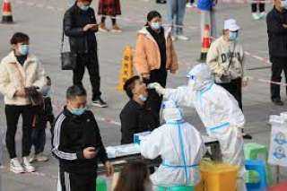 الصين تسجل 1927 إصابة جديدة بفيروس كورونا