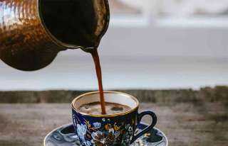 كم كوبا من القهوة يمكن أن تشرب بأمان في اليوم؟ .. لتجنب الجانب السلبي للكافيين