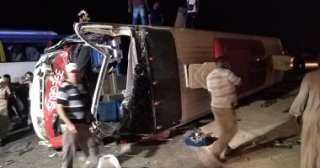 مصرع سيدة وإصابة 27 شخصًا في تصادم أتوبيسين على طريق سوهاج - البحر الأحمر