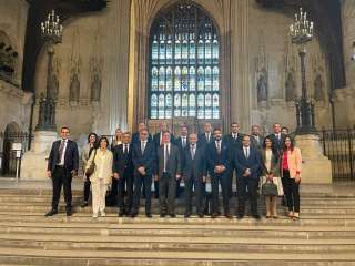 البعثة التجارية المصرية تزور البرلمان الإنجليزى وتبحث مجالات التعاون المشترك