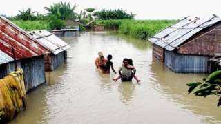 انحسار الفيضانات في بنجلاديش والهند بعد مصرع 60 شخصا