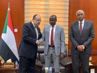السفير المصري في الخرطوم يلتقي عضو مجلس السيادة الانتقالي السوداني