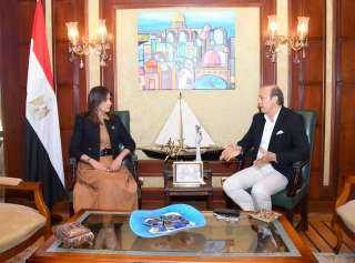 وزيرة الهجرة تعقد اجتماعا تنسيقيا في ضوء الاستعداد لزيارة وفد تجاري مصري إلى كندا