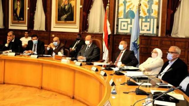 اجتماع سابق لمحافظ القاهرة