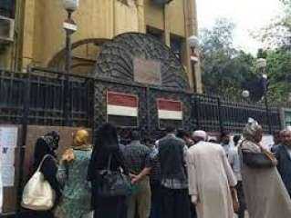 السفارة اليمنية بالقاهرة تطلب من رعاياها الإلتزام بالإجراءات المتبعة بالمطارات