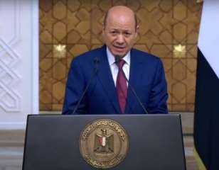 رئيس مجلس القيادة اليمني: السيسي مثال للقائد الشجاع وصمام الأمان لبلده وملهم لنهضة حديثة