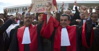 قضاة تونس يعلنون تمديد الإضراب