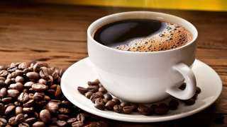 هل يمكن أن يزيد استهلاك القهوة اليومي من العمر الافتراضي؟