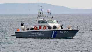 خفر السواحل اليوناني ينقذ 108 مهاجرين قبالة جزيرة ميكونوس
