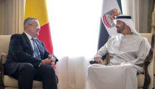 محمد بن زايد يبحث تعزيز التعاون المشترك مع رئيس وزراء رومانيا