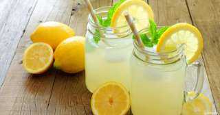 خمسة أسباب تجعلك تشرب عصير الليمون