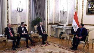 رئيس الوزراء يلتقي السفير الفرنسي لدى مصر لبحث عدد من الملفات المشتركة