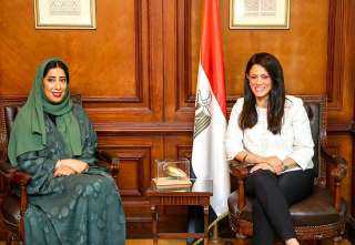 وزيرة التعاون الدولي تستعرض مع نائبة رئيسة مجلس الإمارات للتوازن بين الجنسين السياسات الداعمة لتمكين المرأة