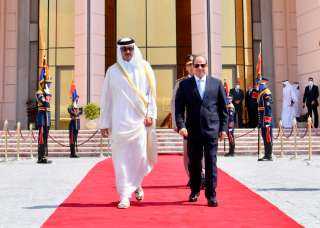 استقبال الرئيس السيسي أمير قطر في قصر الاتحادية يتصدر عناوين الصحف