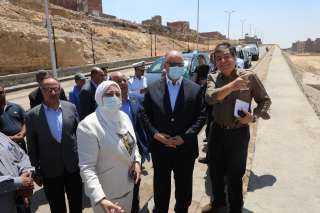 محافظ القاهرة يتفقد أعمال الإزالة الجارية بمنطقة الجبخانة بحى مصر القديمة