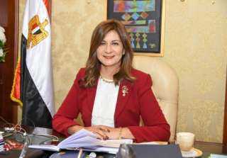وزيرة الهجرة تهنئ 38 طالبا مصريا بالكويت تصدروا القمة في الثانوية العامة