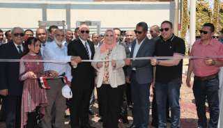 وزيرة التضامن ومحافظ بني سويف يفتتحان مشروع تأهيل وإعادة بناء 330 منزلاً بالحيبة
