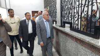 محافظ بورسعيد يتفقد مجمع المنطقة الحرة لمتابعة سير العمل