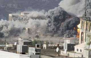 قتلى وجرحى في انفجار مخزن للأسلحة في سوق جنوب اليمن