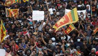 الهدوء يعود إلى سريلانكا بعد موافقة الرئيس ورئيس الوزراء على الاستقالة